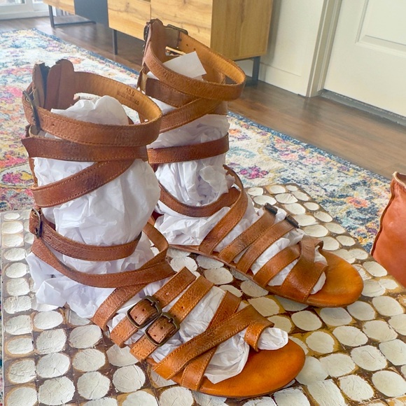 Bed|Stu Seneca Gladiator Sandal in Tan
Rustic Size 10 - Picture 4 of 11